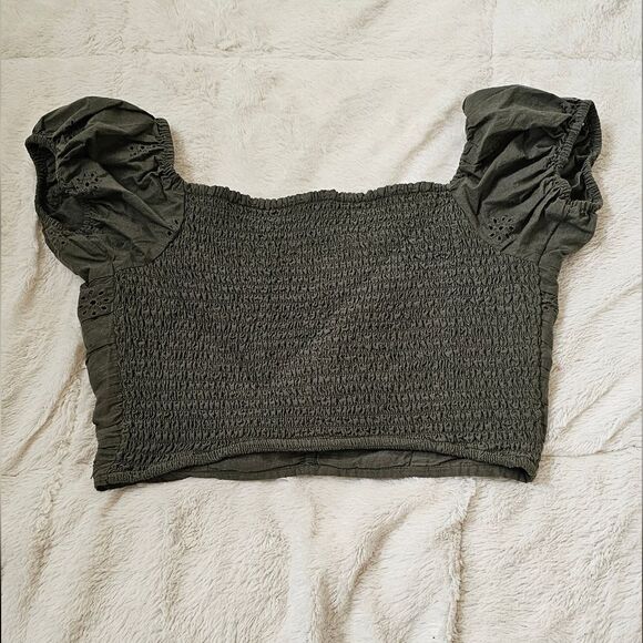 Aeropostale Eyelet Ruched Off-The-Shoulder  Crop Top Olive Green. Size Small - Picture 3 of 4